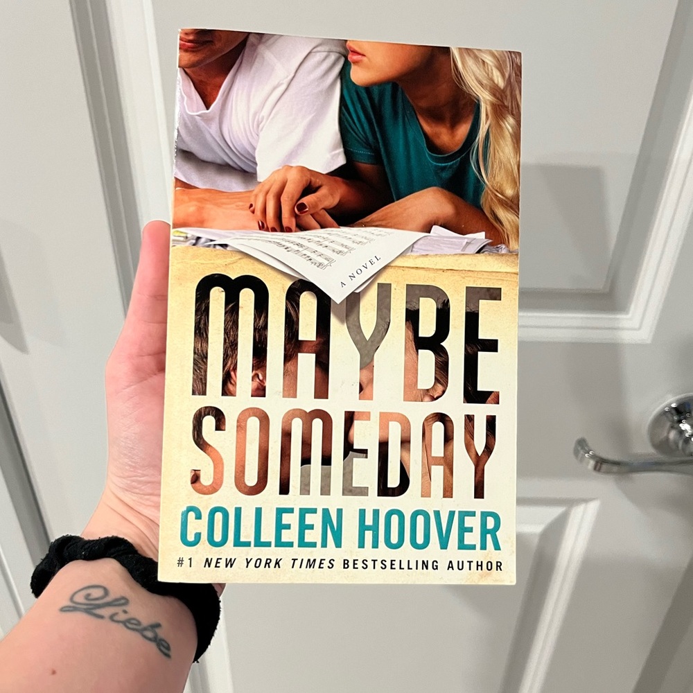 Colleen Hoover: Maybe Someday